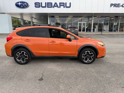 Used 2014 Subaru Crosstrek 2.0i Premium AWD/4WD image 2