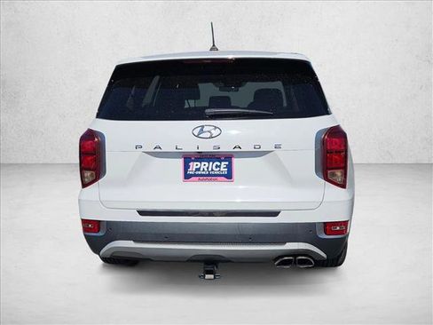 Used 2022 Hyundai Palisade SE image 6