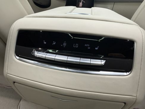 Used 2026 Cadillac Escalade ESV Platinum Sport AWD/4WD image 35
