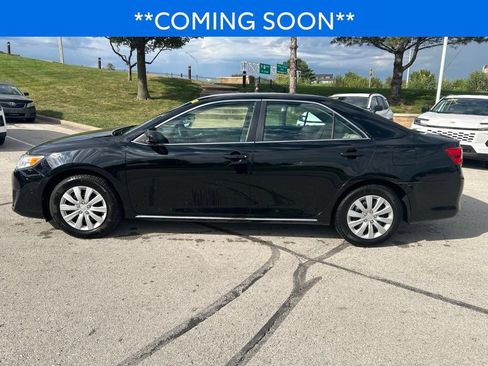 Used 2014 Toyota Camry LE FWD image 11