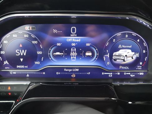 Used 2024 Chevrolet Silverado 1500 LT image 25