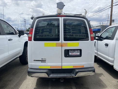 Used 2014 Chevrolet Express 2500 w/ Cold Climate Package RWD image 11