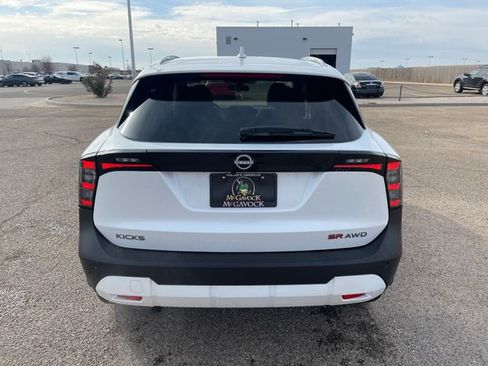 New 2025 Nissan Kicks SR image 5
