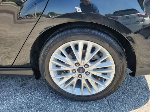Used 2015 Ford Focus Titanium image 7