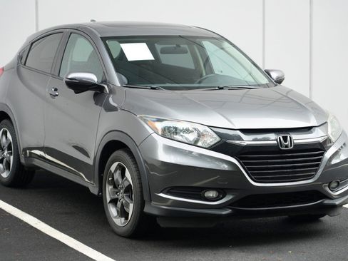 Used 2018 Honda HR-V EX image 48