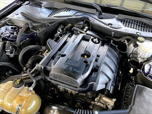Used 2019 Ford Mustang Coupe w/ Equipment Group 101A RWD image 27