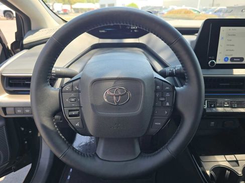Used 2025 Toyota Prius XLE FWD image 23