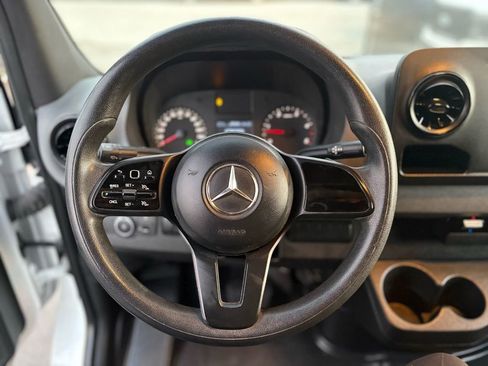 Used 2020 Mercedes-Benz Sprinter 2500 image 22