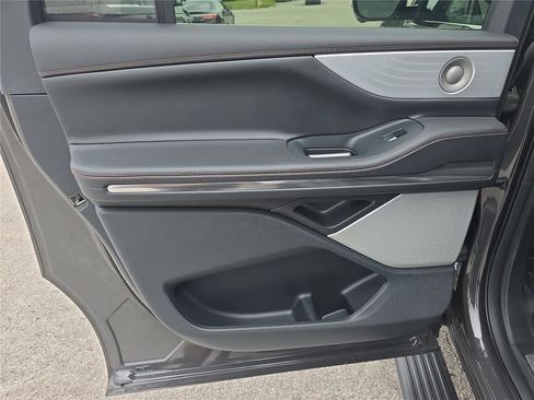 New 2025 Lincoln Navigator L Black Label image 13