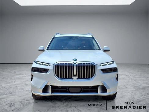 Used 2023 BMW X7 xDrive40i w/ Premium Package AWD/4WD image 3