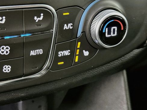 Used 2021 Chevrolet Traverse LT w/ LT Premium Package AWD/4WD image 26