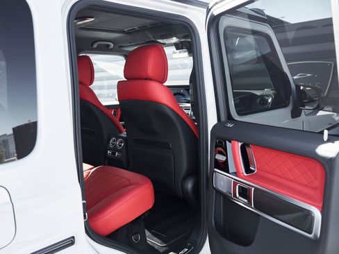 Used 2025 Mercedes-Benz G 63 AMG 4MATIC image 32