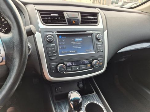Used 2016 Nissan Altima 2.5 SL w/ 2.5 Technology Package FWD image 15