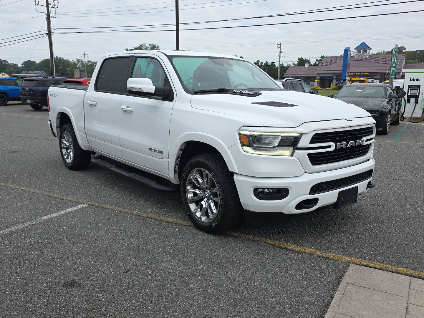 Used 2021 RAM 1500 Laramie w/ Sport Appearance Package AWD/4WD image 4