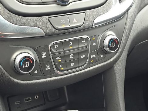 Used 2024 Chevrolet Equinox LT w/ LPO, Floor Liner Package FWD image 31