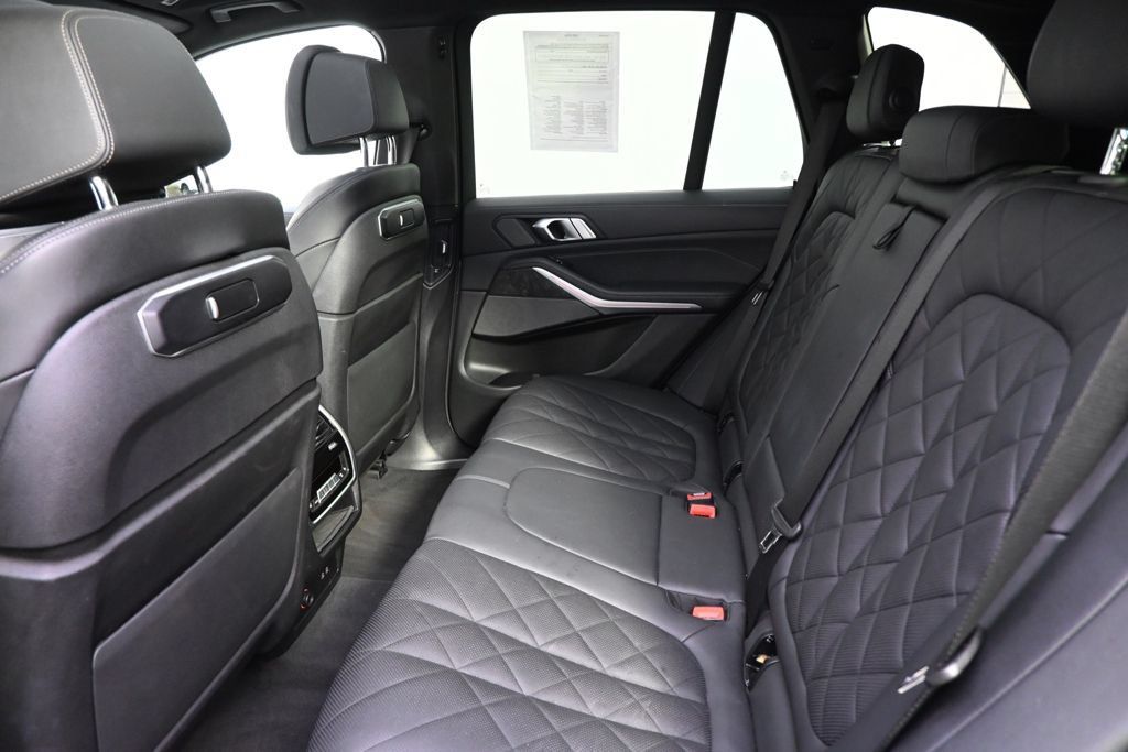 Used 2024 BMW X5 xDrive40i AWD/4WD image 21