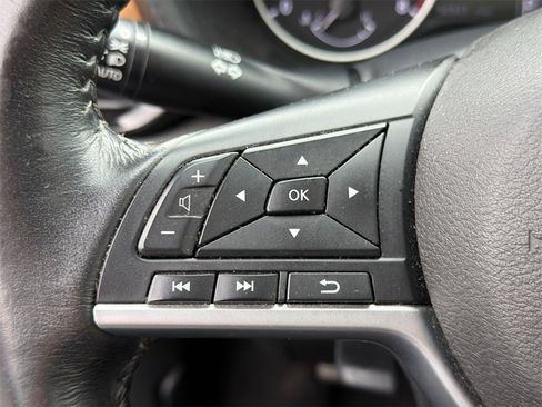 Used 2021 Nissan Sentra SV w/ SV Premium Package image 24