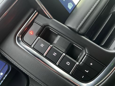 Used 2024 Chevrolet Tahoe LT image 8