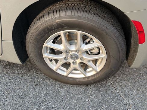 Used 2025 Chrysler Pacifica Select FWD image 37