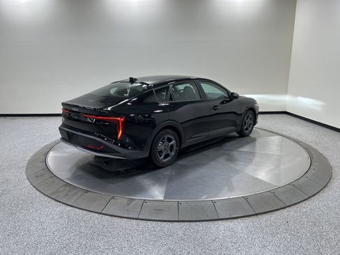 New 2026 Kia K4 LXS image 5
