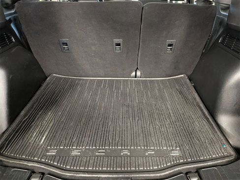 Used 2021 Ford Escape SE w/ Cold Weather Package image 28