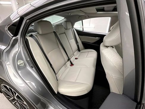 Used 2025 Toyota Camry XLE image 19