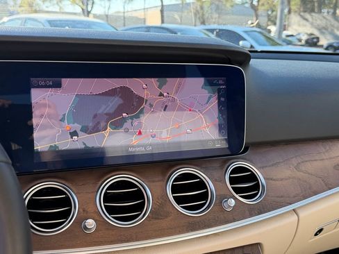 Used 2020 Mercedes-Benz E 350 Sedan image 17
