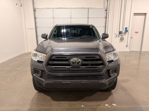 Used 2019 Toyota Tacoma SR w/ SR Convenience Package image 2