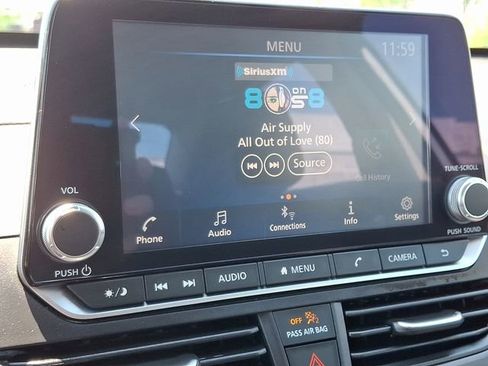 Used 2025 Nissan Altima 2.5 SV FWD image 17