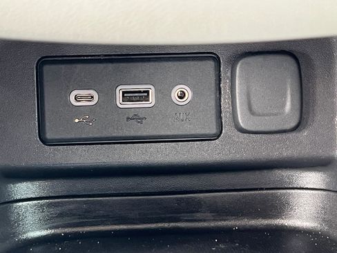 Used 2019 Chevrolet Equinox LS w/ LS Convenience Package FWD image 28
