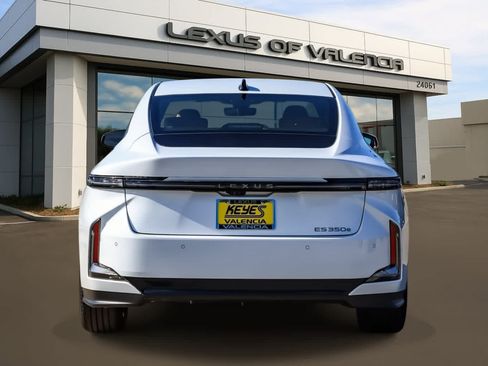 New 2026 Lexus ES 350e w/ Convenience Package FWD image 3