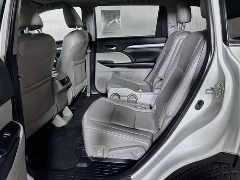 Used 2019 Toyota Highlander XLE w/ Protection Package #3 FWD image 20