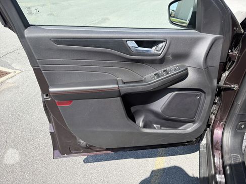 Used 2023 Ford Escape ST-Line w/ Tech Pack #1 AWD/4WD image 18