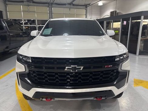 Used 2024 Chevrolet Suburban Z71 w/ Z71 Off-Road Package image 3