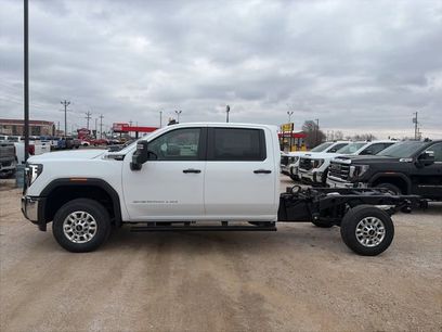 New 2026 GMC Sierra 2500 Pro w/ Convenience Package