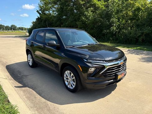 Used 2025 Chevrolet TrailBlazer LS w/ LS Convenience Package AWD/4WD image 11