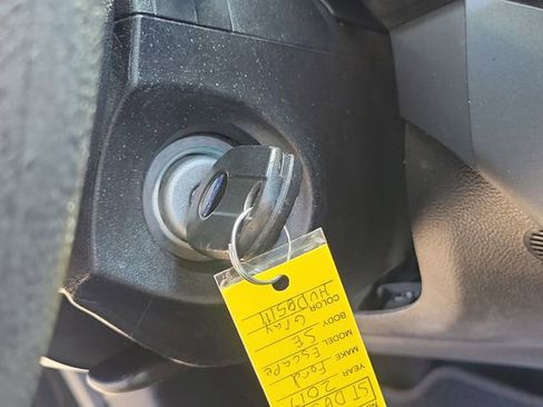 Used 2017 Ford Escape SE image 25