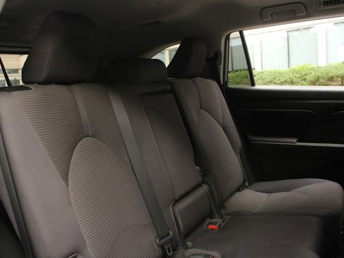 Used 2022 Toyota Highlander L AWD/4WD image 22