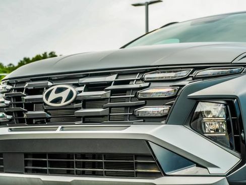 Certified 2025 Hyundai Tucson SEL FWD image 2