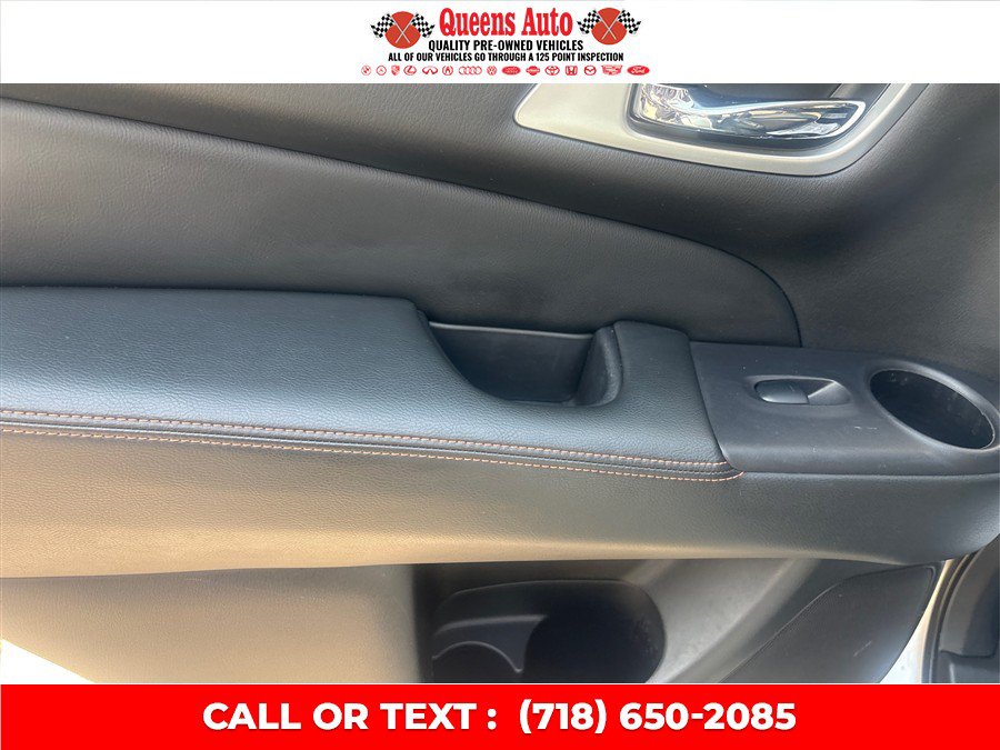 Used 2020 Nissan Pathfinder SL AWD/4WD image 25