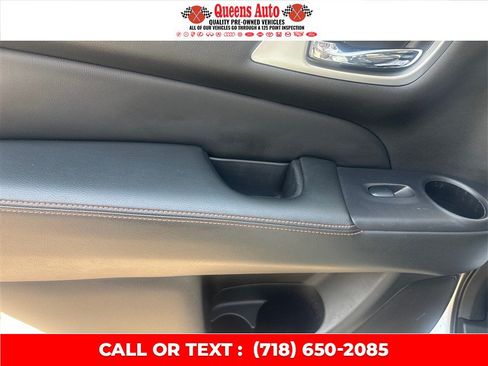 Used 2020 Nissan Pathfinder SL AWD/4WD image 25