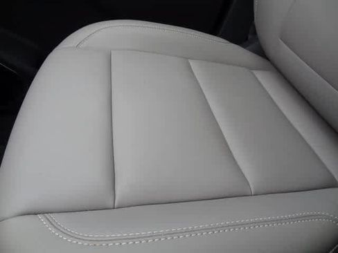Used 2025 GMC Acadia Elevation w/ Elevation Premium Package FWD image 38