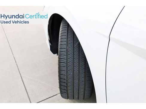 Certified 2025 Hyundai Elantra SEL FWD image 31