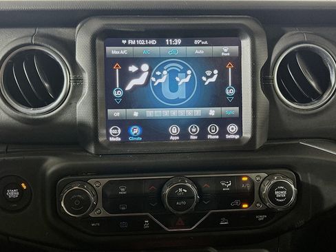 Used 2023 Jeep Wrangler Unlimited Sahara AWD/4WD image 23