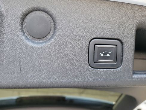 Certified 2022 Chevrolet Equinox RS w/ RS Leather Package image 8