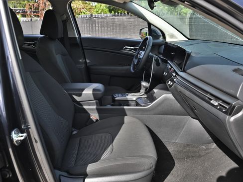 Used 2026 Kia Sportage LX AWD/4WD image 13