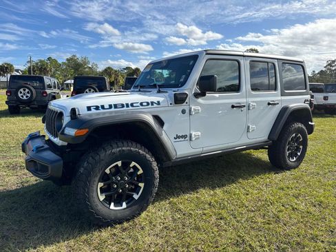 Used 2024 Jeep Wrangler Unlimited Rubicon 4xe image 7