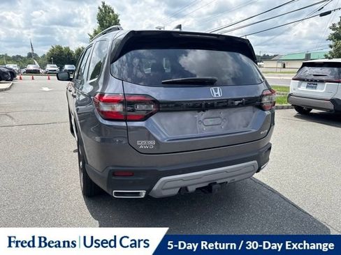 Used 2025 Honda Pilot Elite image 14