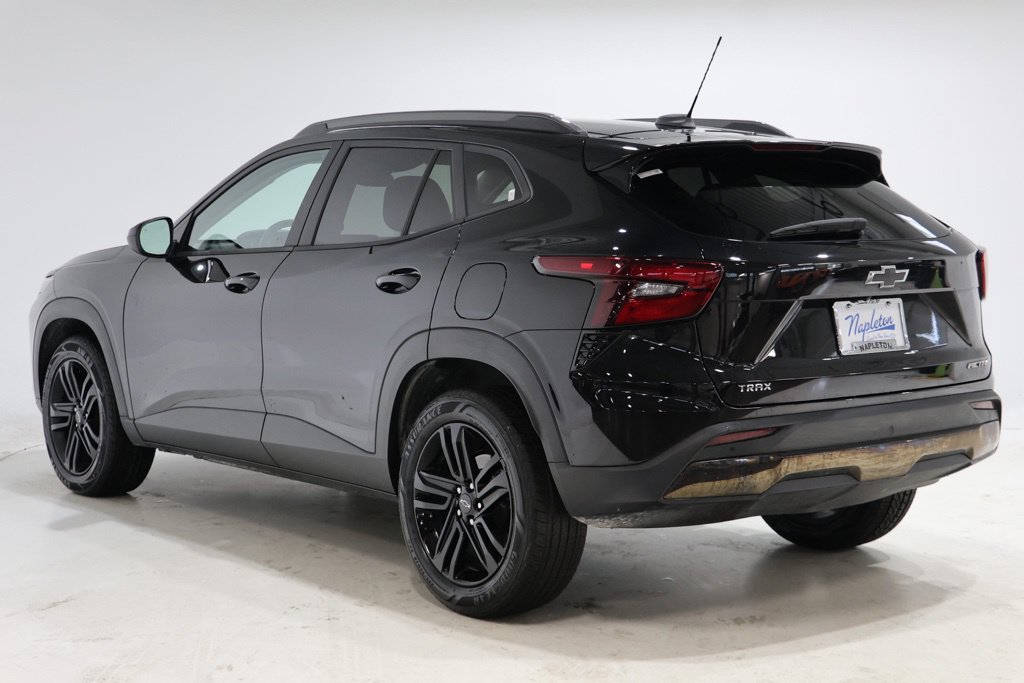 Used 2025 Chevrolet Trax ACTIV w/ Sunroof Package FWD image 5