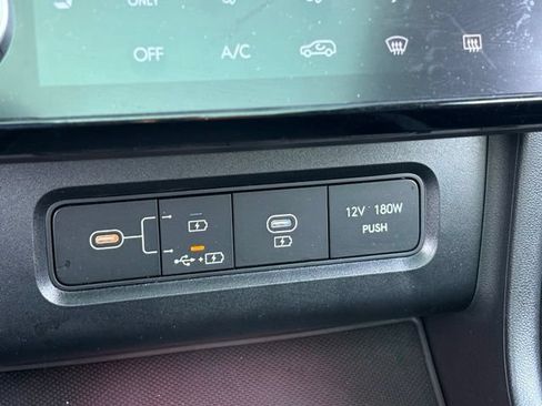 Used 2025 Hyundai Tucson SEL AWD/4WD image 17